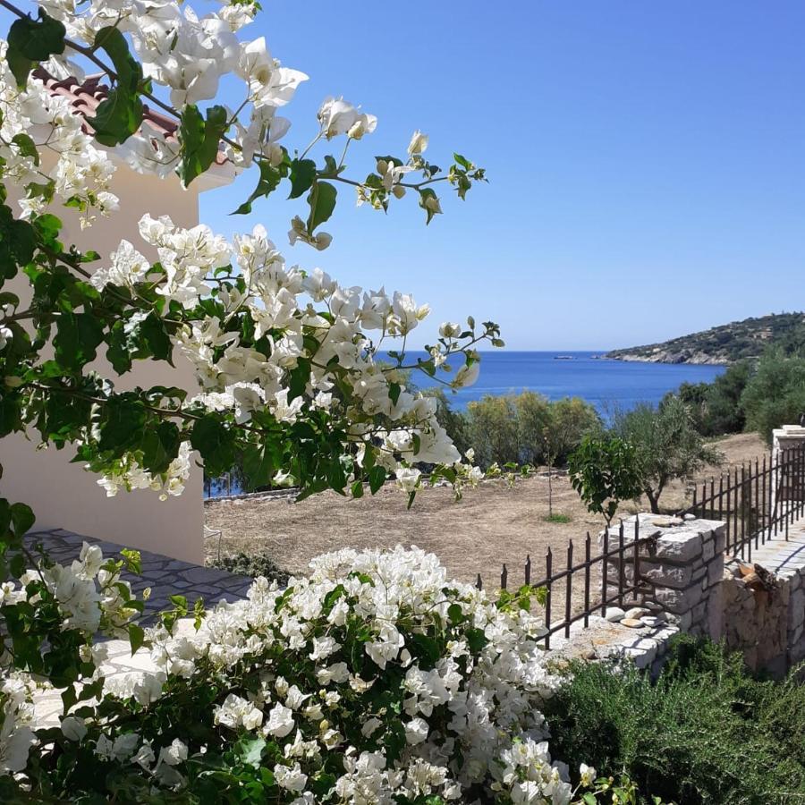 Seafront Studio With Direct Beach Access Koroni  Bagian luar foto
