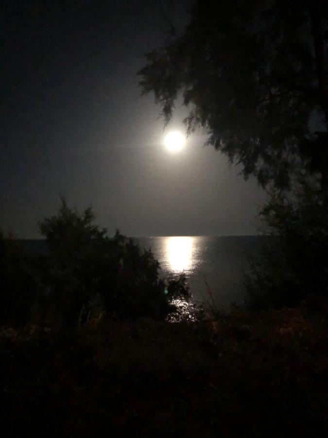Seafront Studio With Direct Beach Access Koroni  Bagian luar foto
