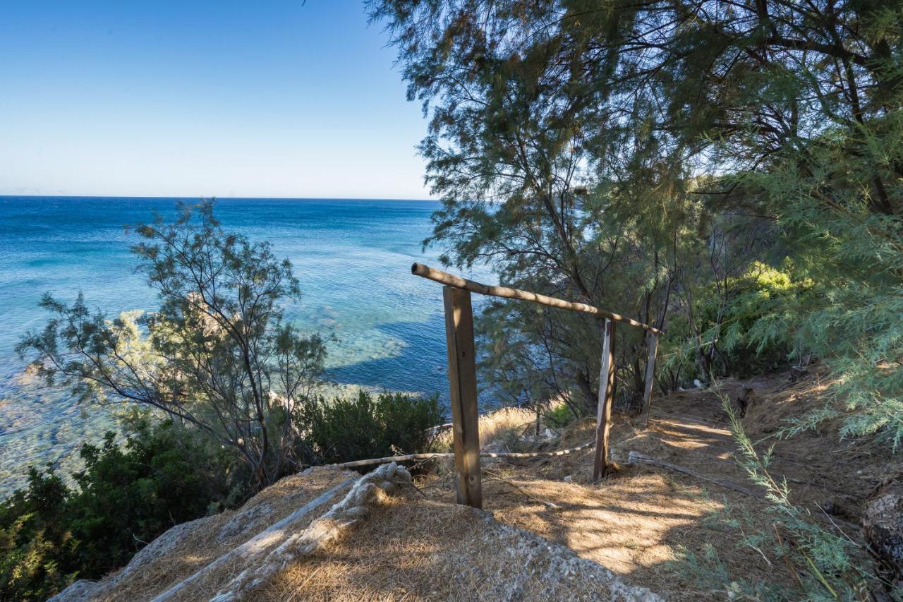 Seafront Studio With Direct Beach Access Koroni  Bagian luar foto