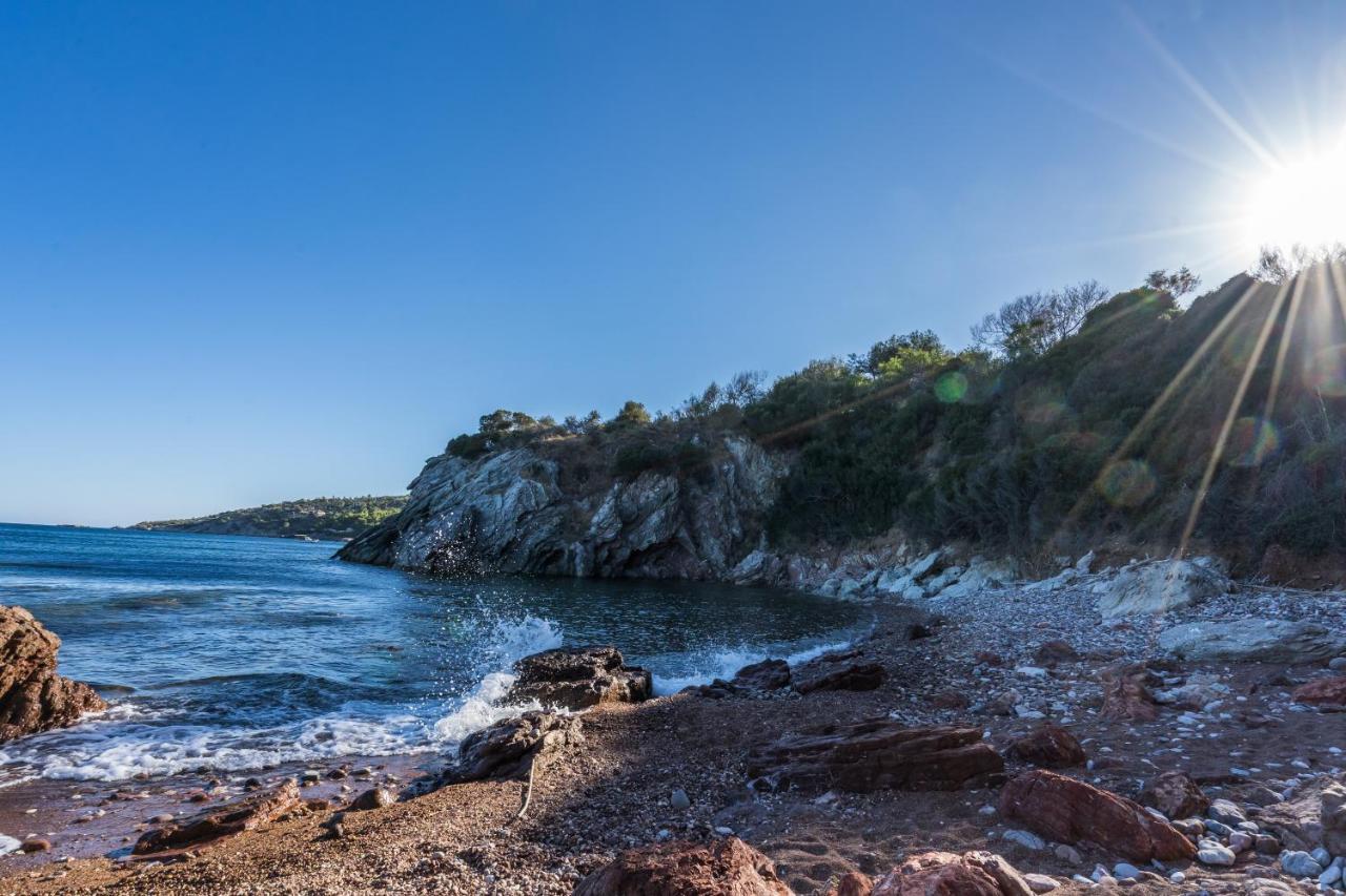 Seafront Studio With Direct Beach Access Koroni  Bagian luar foto
