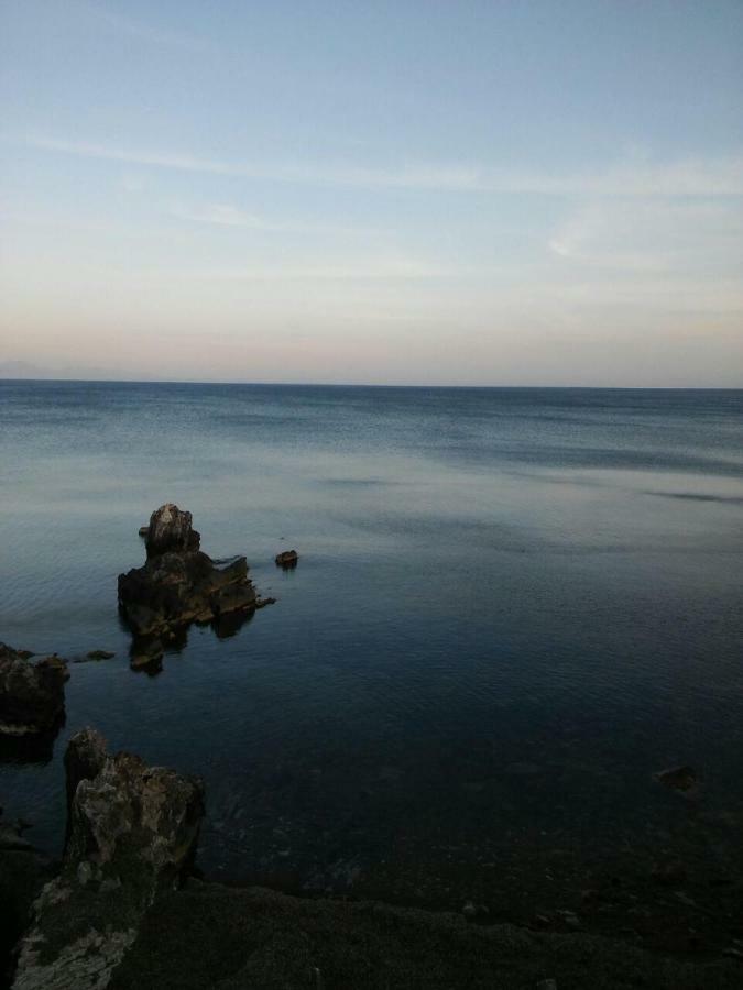 Seafront Studio With Direct Beach Access Koroni  Bagian luar foto