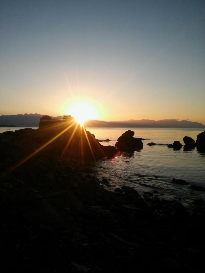 Seafront Studio With Direct Beach Access Koroni  Bagian luar foto